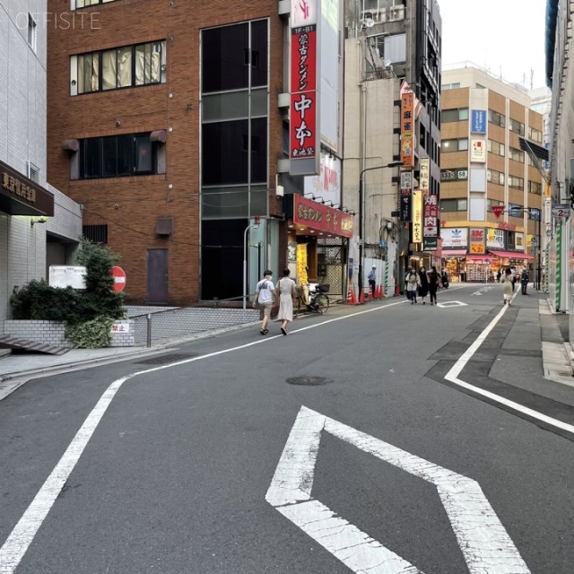 東京信用金庫本店ビル 背面道路