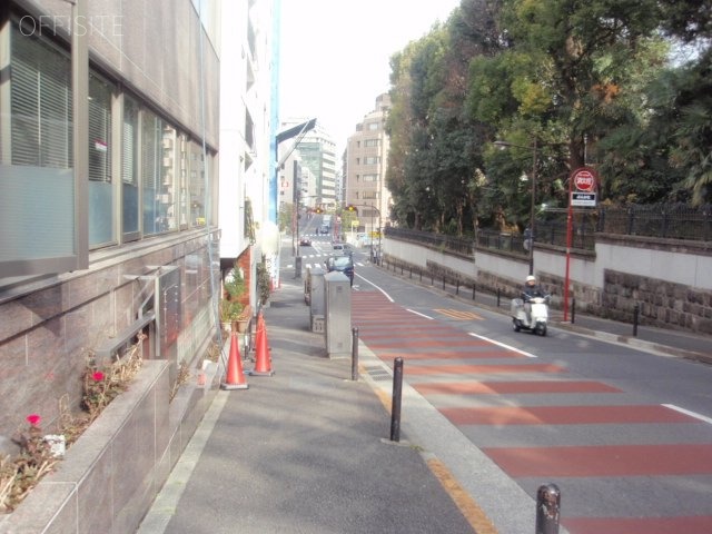 一番町ビル ビル前面道路