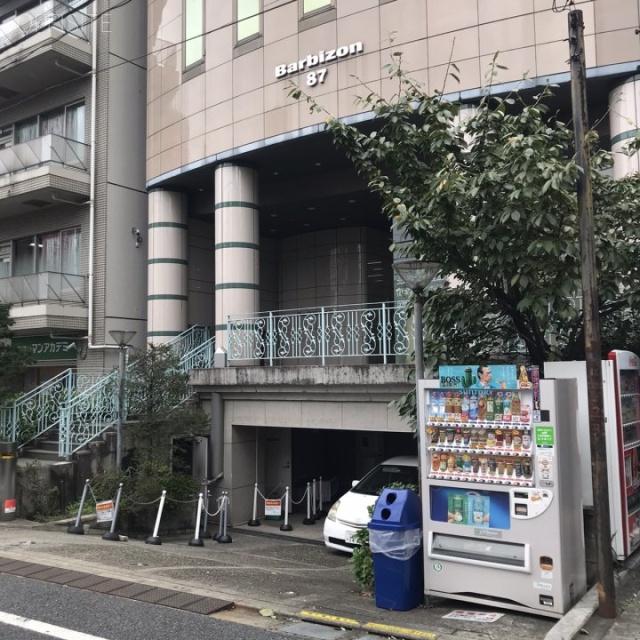 バルビゾン87 外観