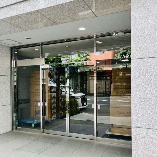 SWTビル オフィスビル出入口