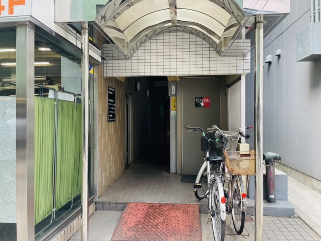 神田THビル　オフィスビル出入口