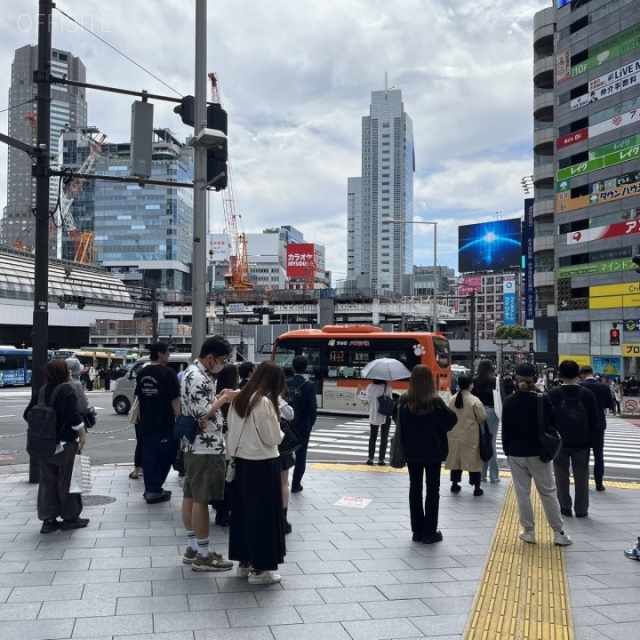 小林ビル 前面歩道