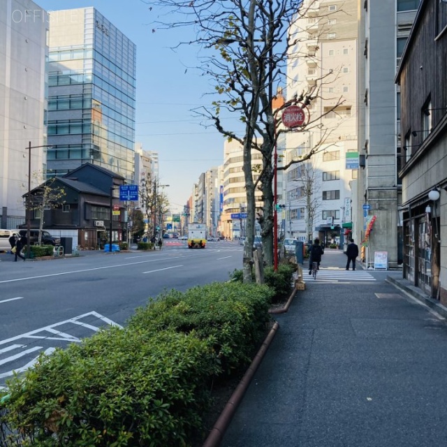 一ツ橋ビル ビル前面道路