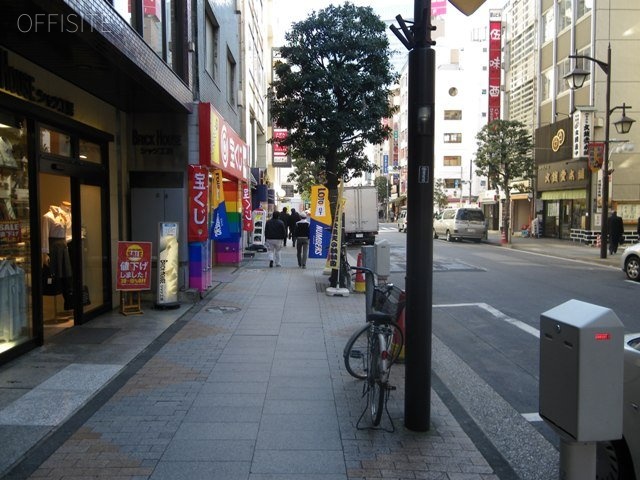 鈴木ビル ビル前面道路