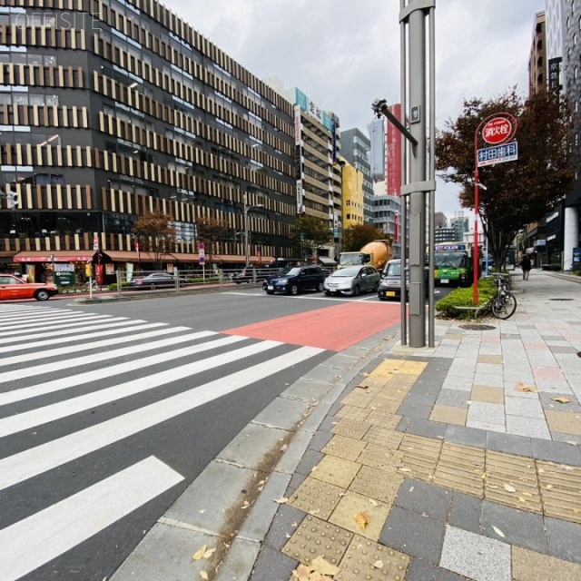 築地KYビル ビル前面道路