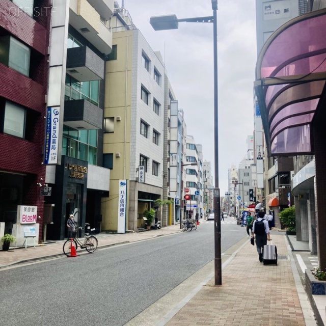 増田ビル ビル前面道路