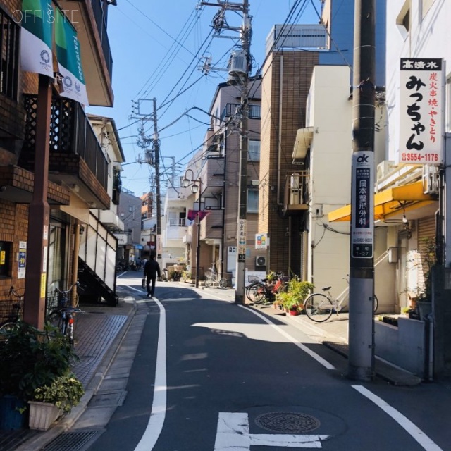 荒井ビル ビル前面道路