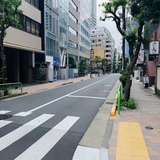 にしかわビル ビル前面道路