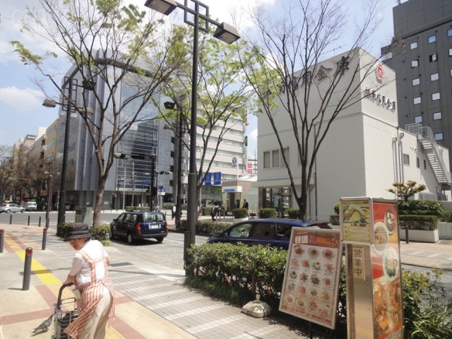 プランドール新横浜 ビル前面道路