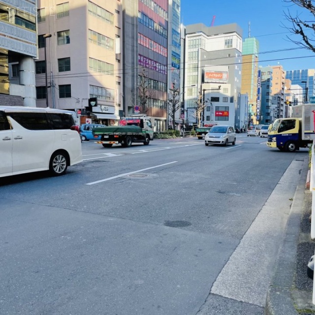 一光ビル ビル前面道路