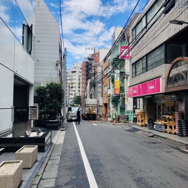 三井花桐ビル ビル前面道路