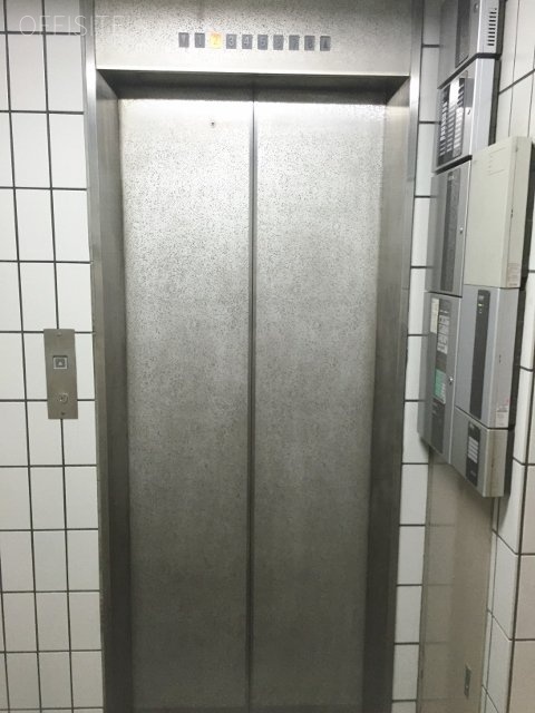 イーストテラスビル エレベーター