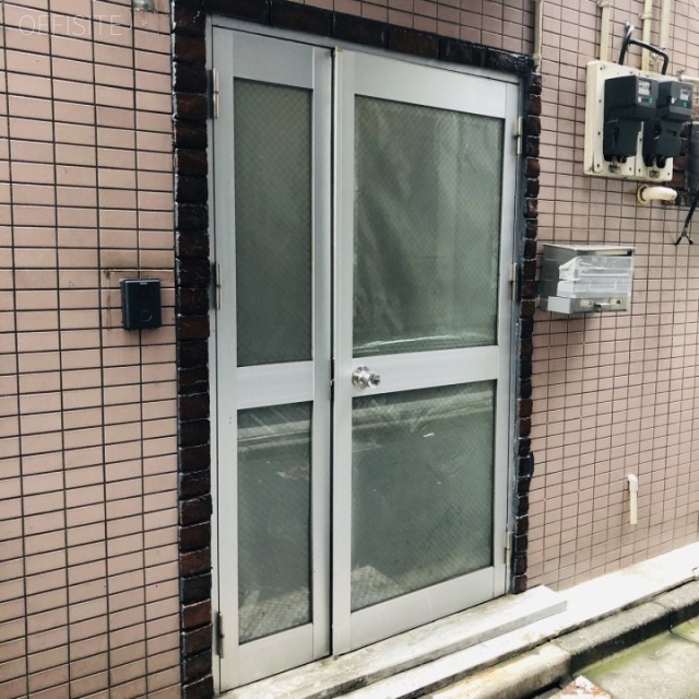 拓産ビル エントランス