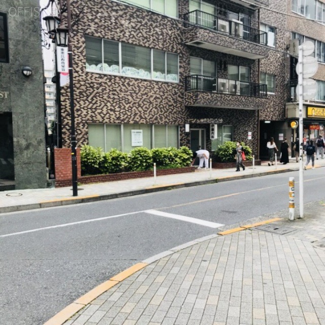 フォレストJビル ビル前面道路