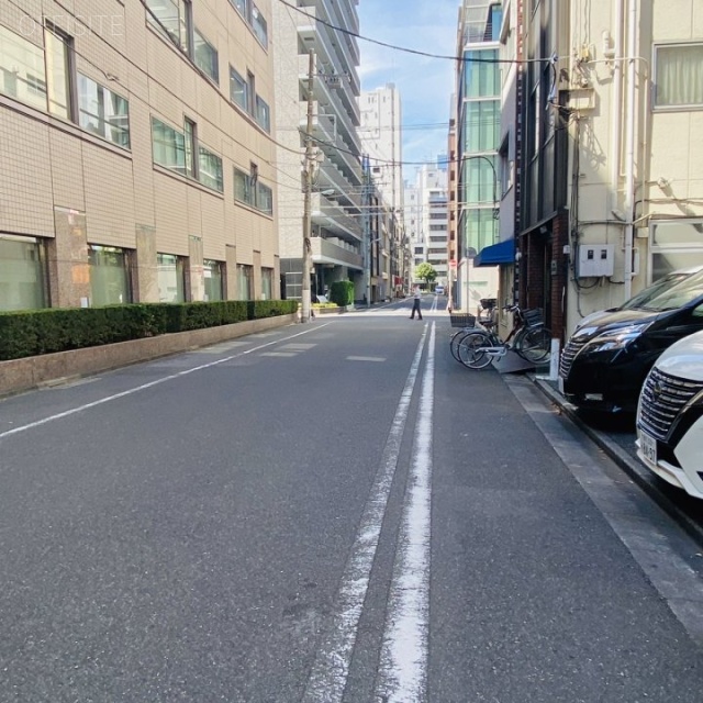 新富田所ビル ビル前面道路