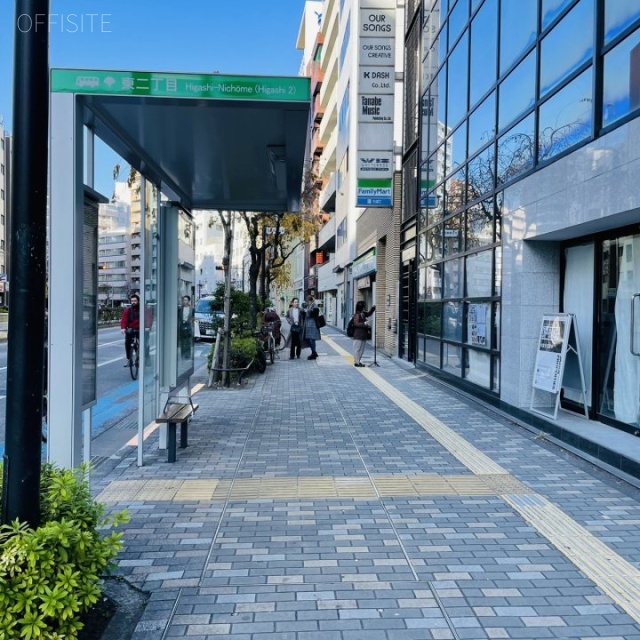 JP-BASE渋谷 前面歩道