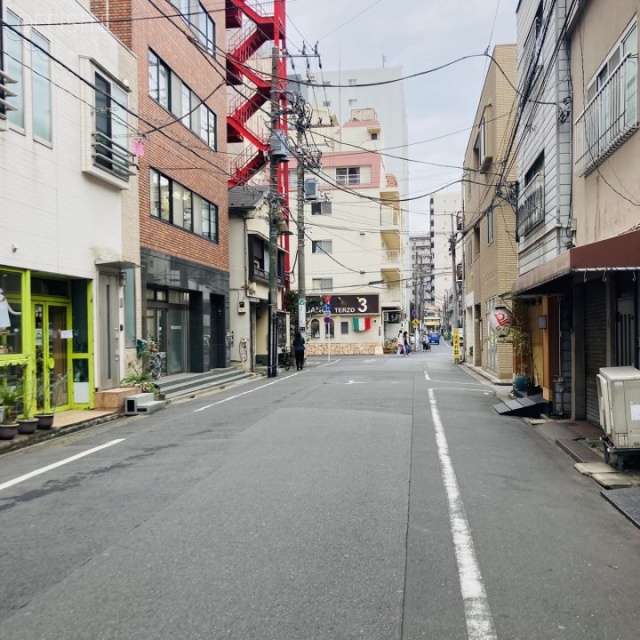 西村ビル 前面道路