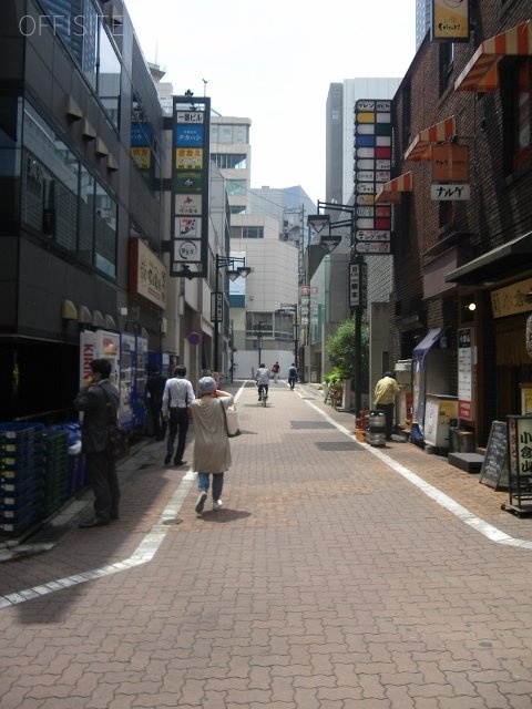一番ビル ビル前面道路