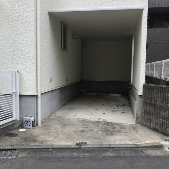 フルール広尾 駐車場