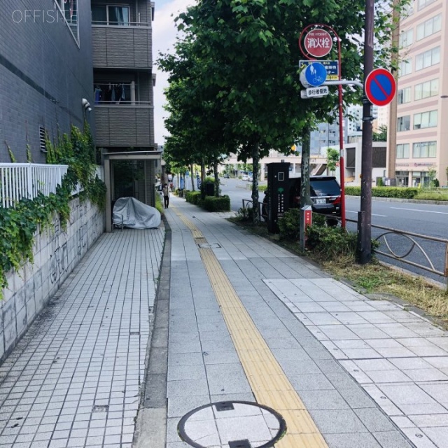 永昌高輪台ビル ビル前面道路