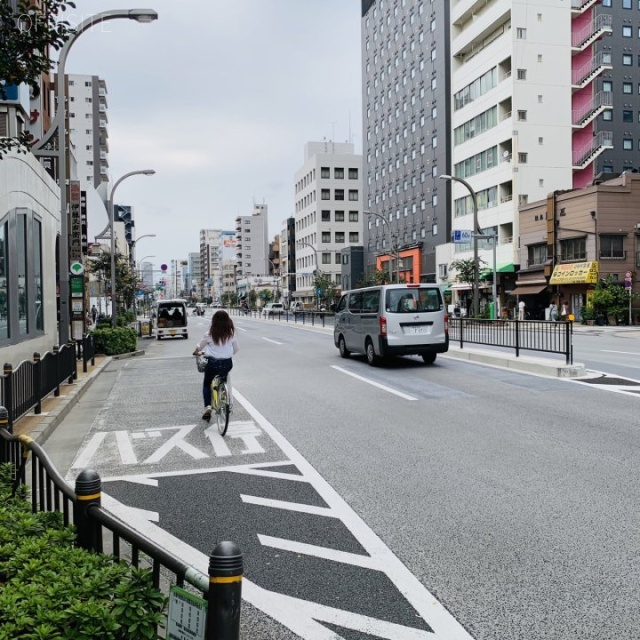 No.R浅草田原町 ビル前面道路