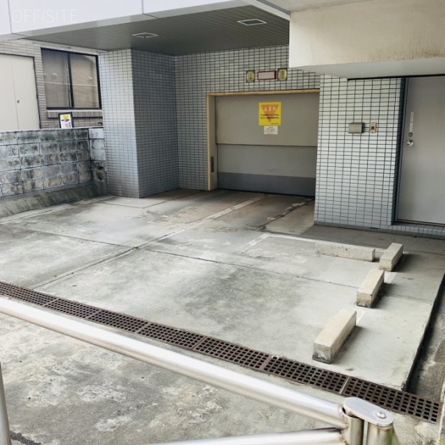 本郷フジビル 駐車場