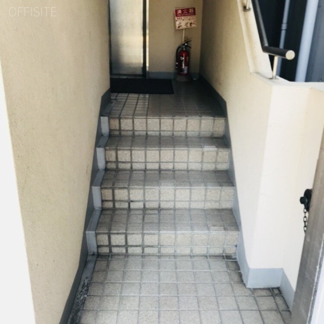 東麻布ビル エントランス