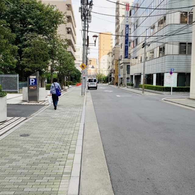 昌弘社(しょうこうしゃ)ビル　ビル前面道路