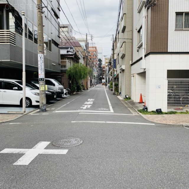 ペガサスミシンビル ビル前面道路