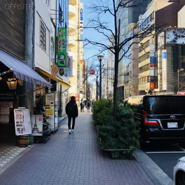 成田屋ビル ビル前面道路