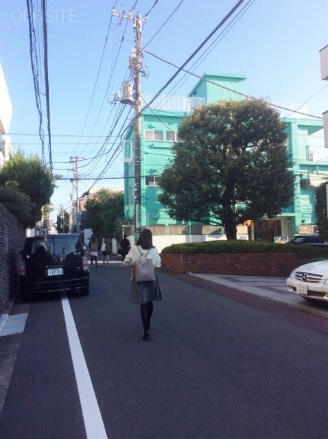 岩動マンション ビル周辺道路