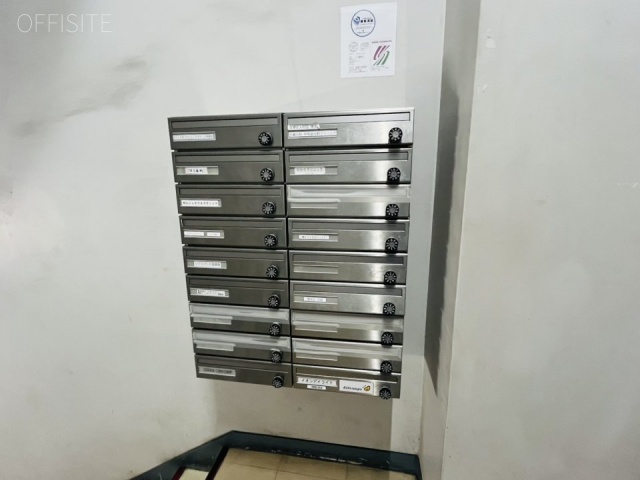 第7山秀ビル エントランス