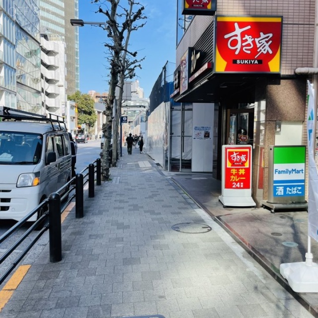HATビル 前面歩道