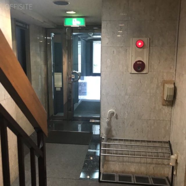 西新宿ウインズビル　エントランス