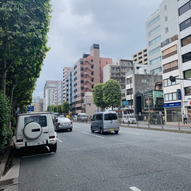 電気工事会館 前面は新大橋通り