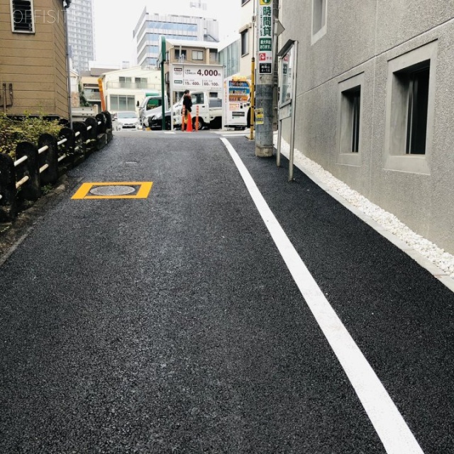 Zet MINAMIAOYAMA ビル前面道路