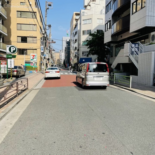 仲御徒町ビル ビル前面道路