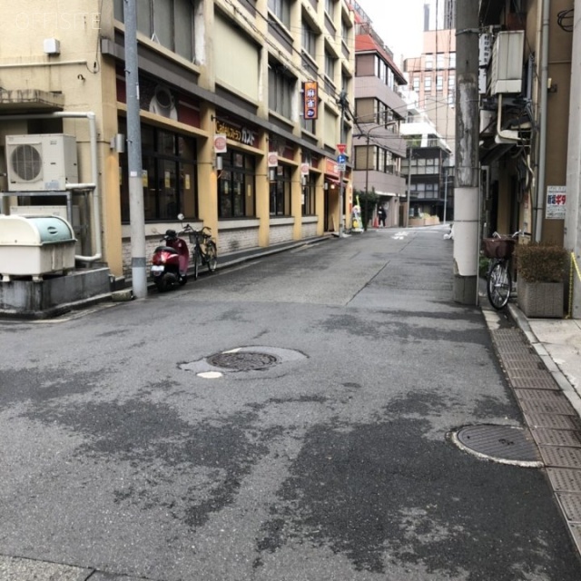 佐藤ビル ビル前面道路
