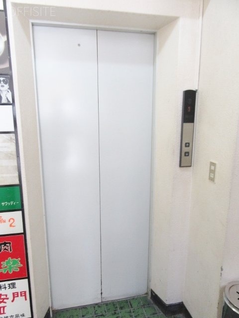 信水ビル エレベーター