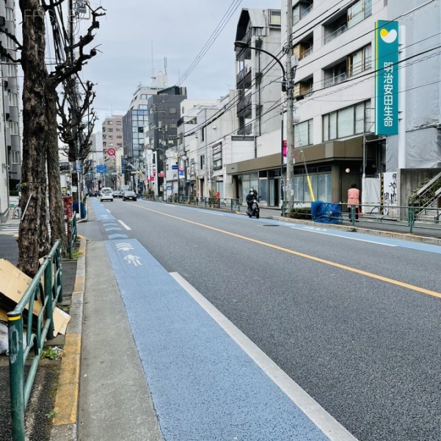 タチビル中野 ビル前面道路