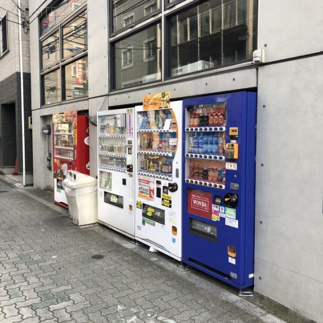 赤木屋ビル 自動販売機