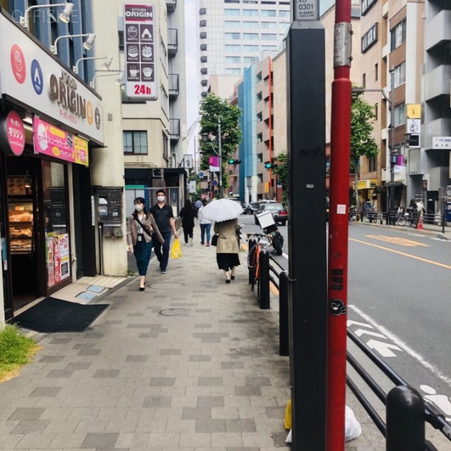 赤坂ファイブビル ビル前面道路