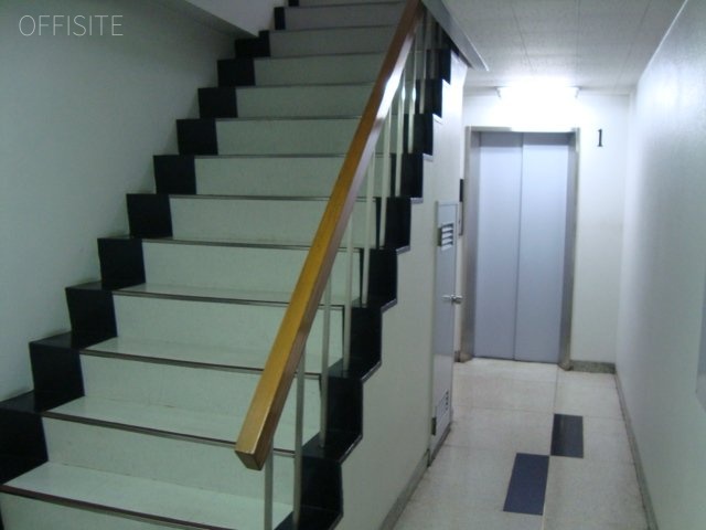 滝本ビル エントランス
