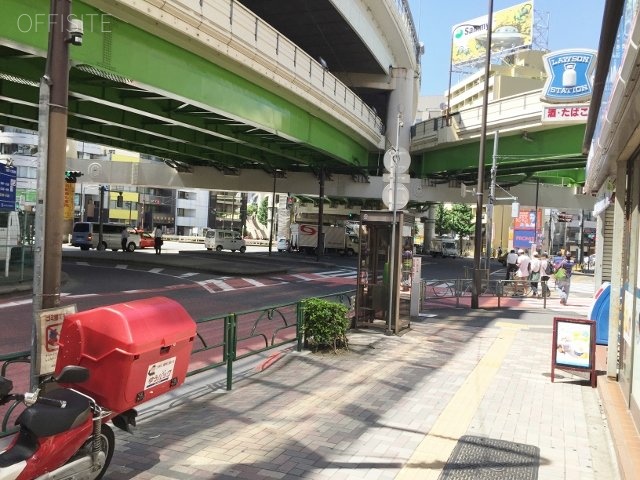 イーストテラスビル ビル前面道路