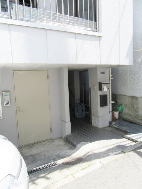 三泉社ビル 画像