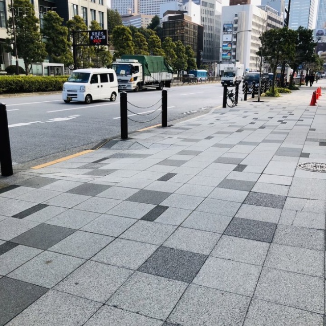 渡辺商事赤坂ビル ビル前面道路