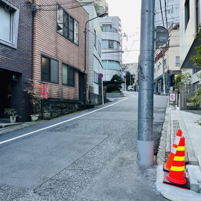 石黒ビル ビル前面道路