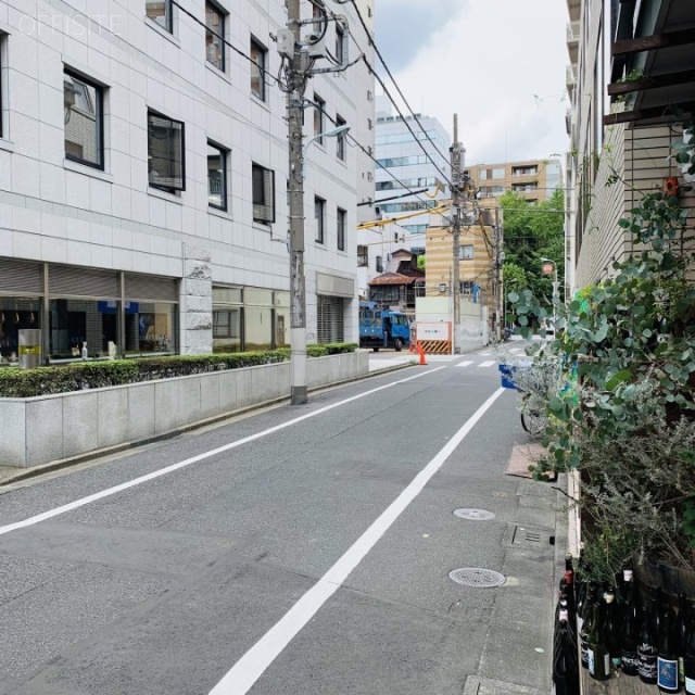 古川ビル ビル前面道路