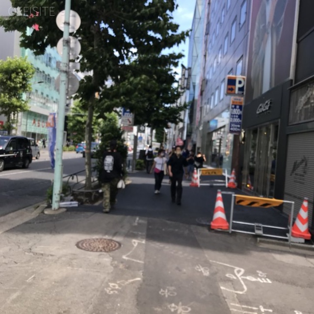 落合原宿ビル ビル前面道路