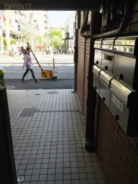 鳥居ビル 郵便受け